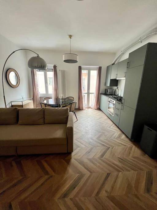 Casa Sassari - Vicino Porta Susa F.S. تورينو المظهر الخارجي الصورة
